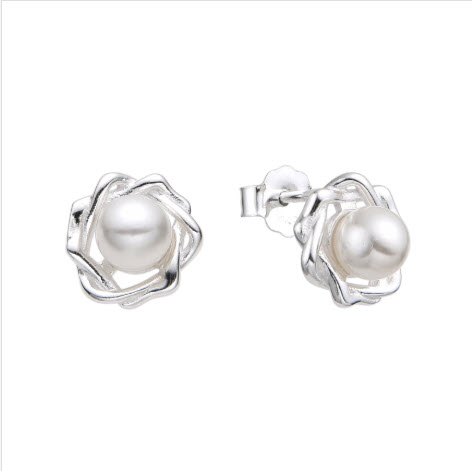 ZARCILLOS DE FLOR CON PERLA SINTÉTICA
